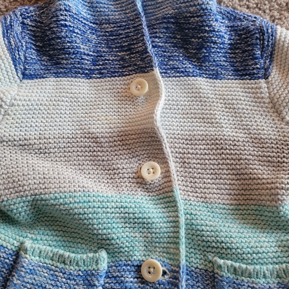 Gap Sweater - Picture 3 of 3